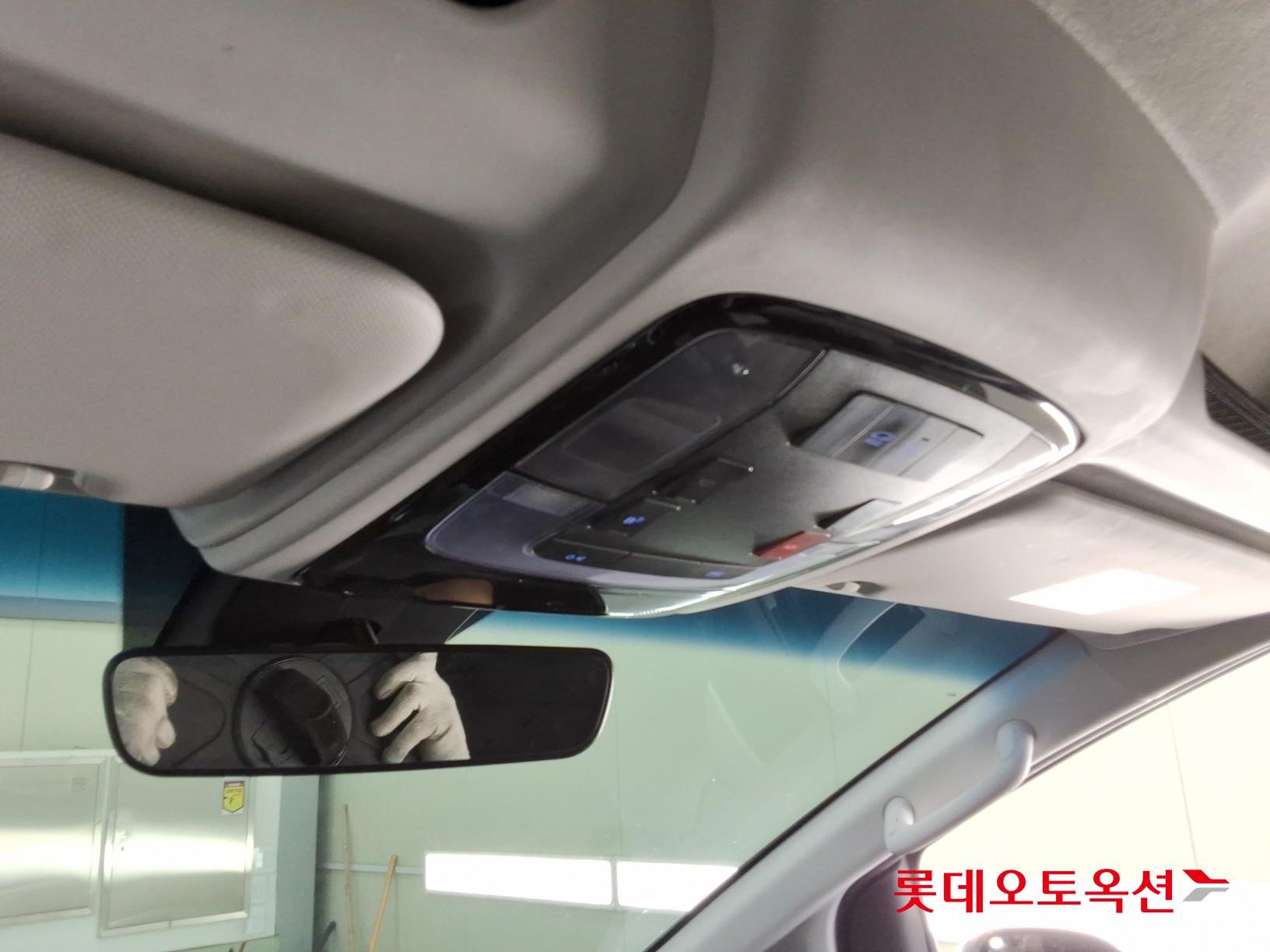 2023 - hyundai staria