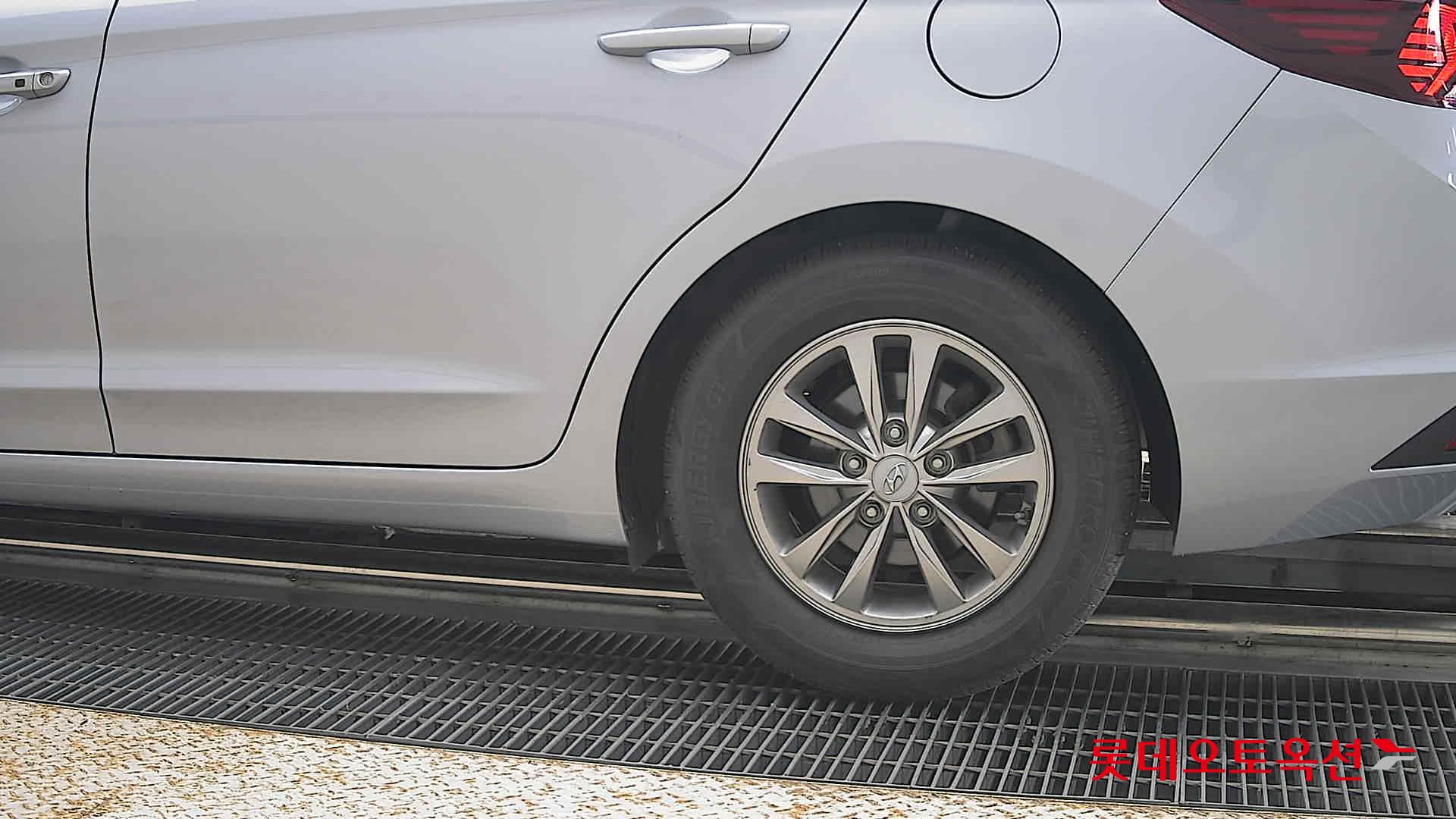 2020 - hyundai avante