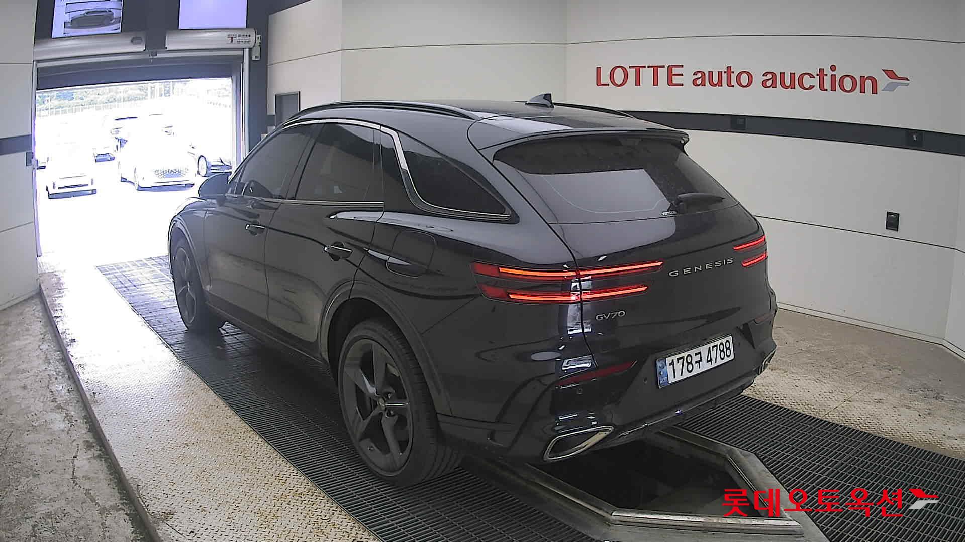 2025 - genesis gv70