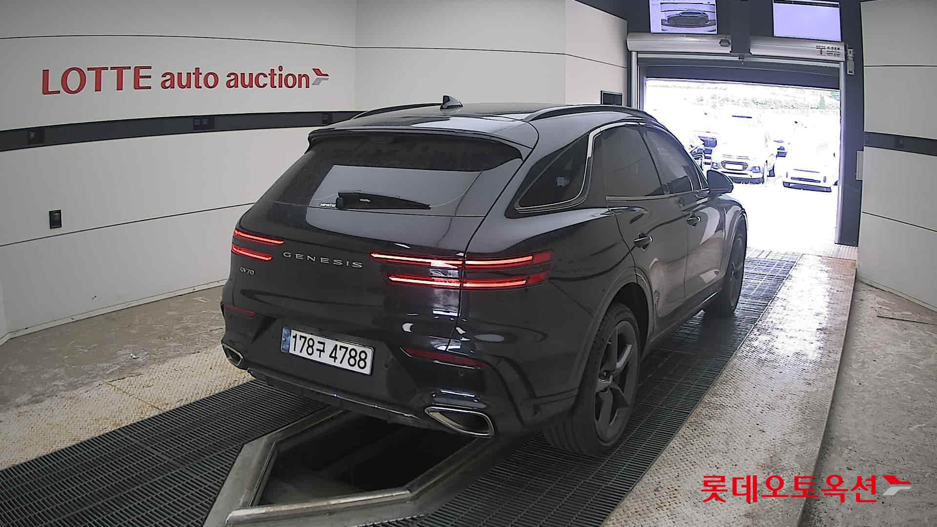 2025 - genesis gv70