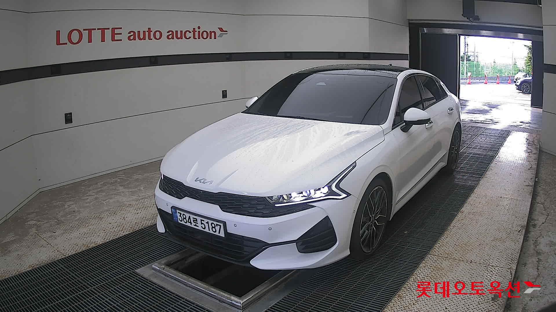 2022 - kia k5