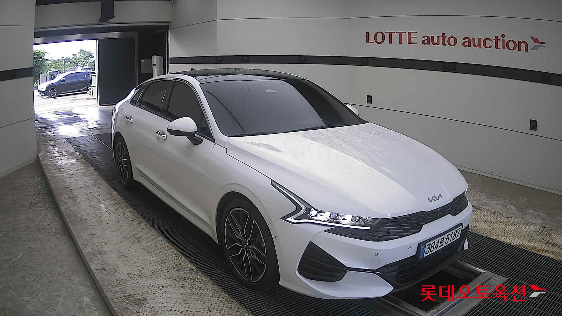 2022 - kia k5