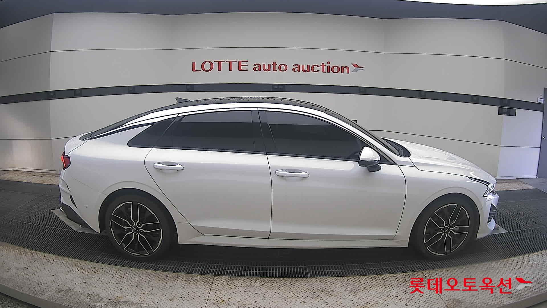 2022 - kia k5