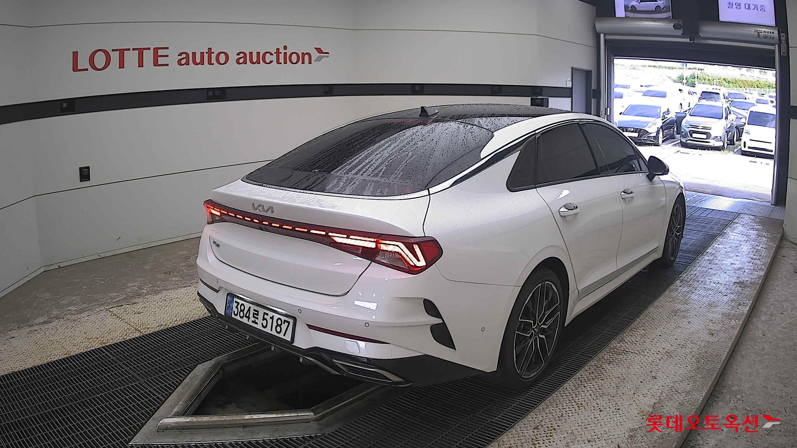 2022 - kia k5