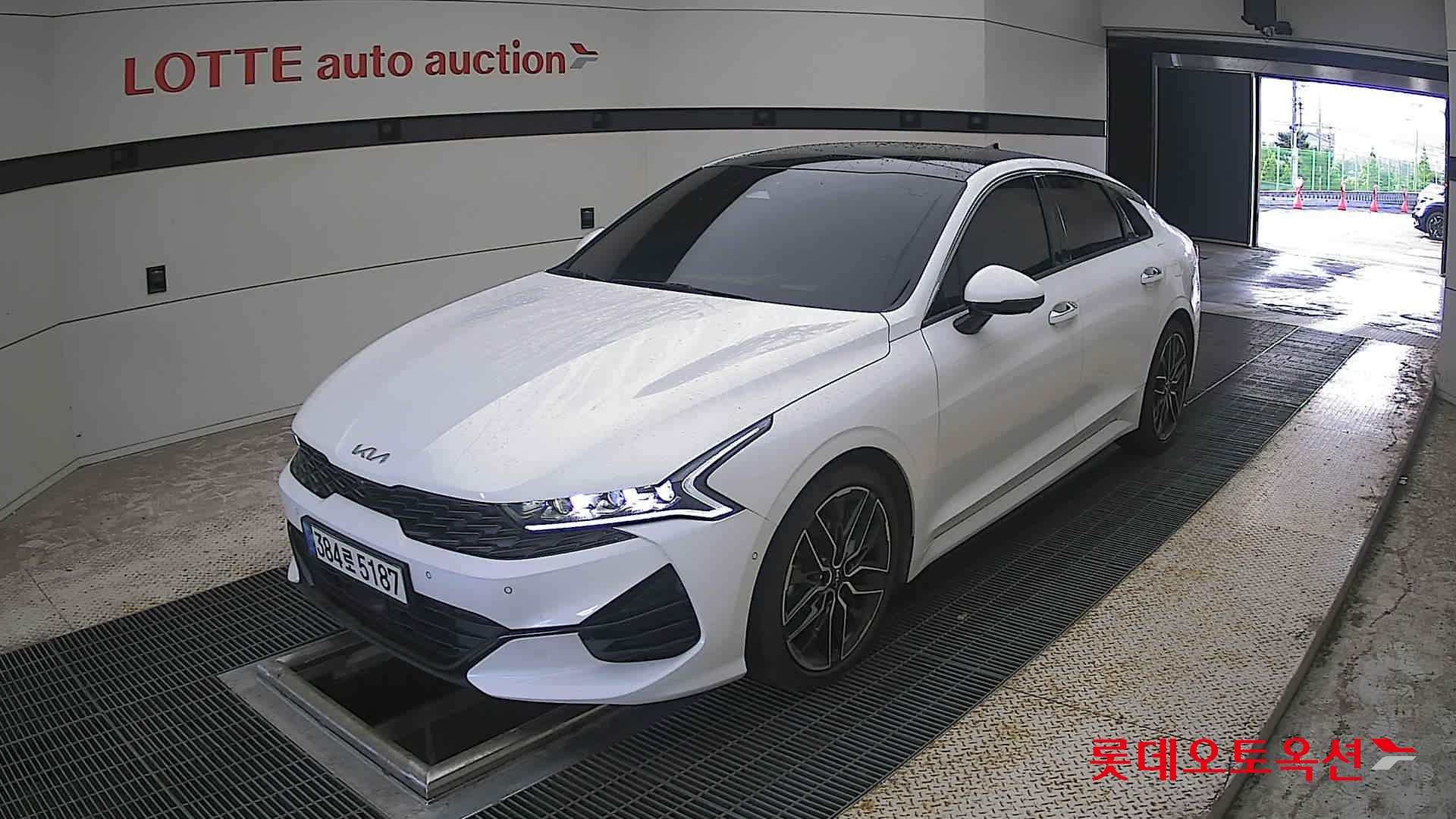 2022 - kia k5