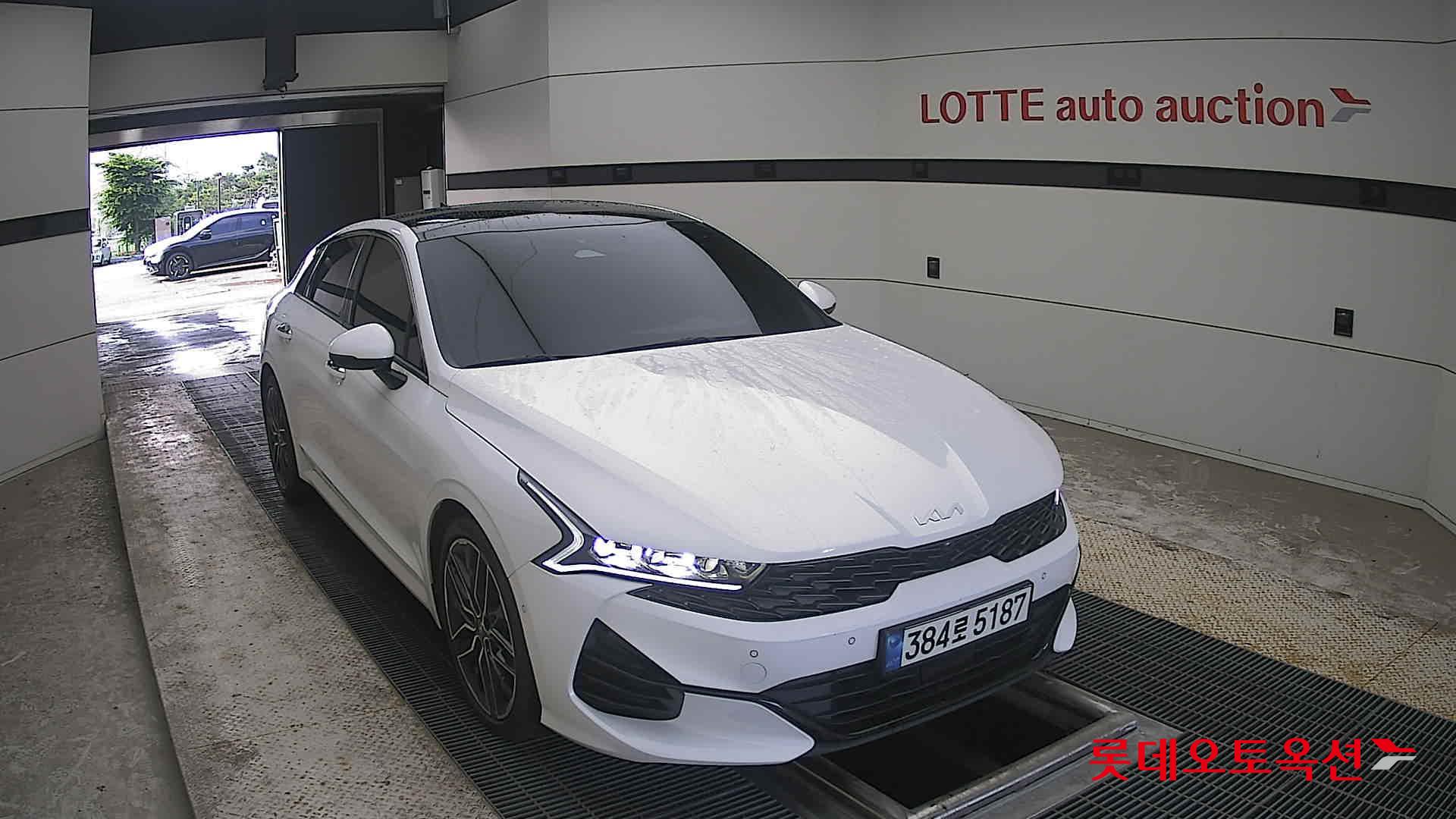 2022 - kia k5