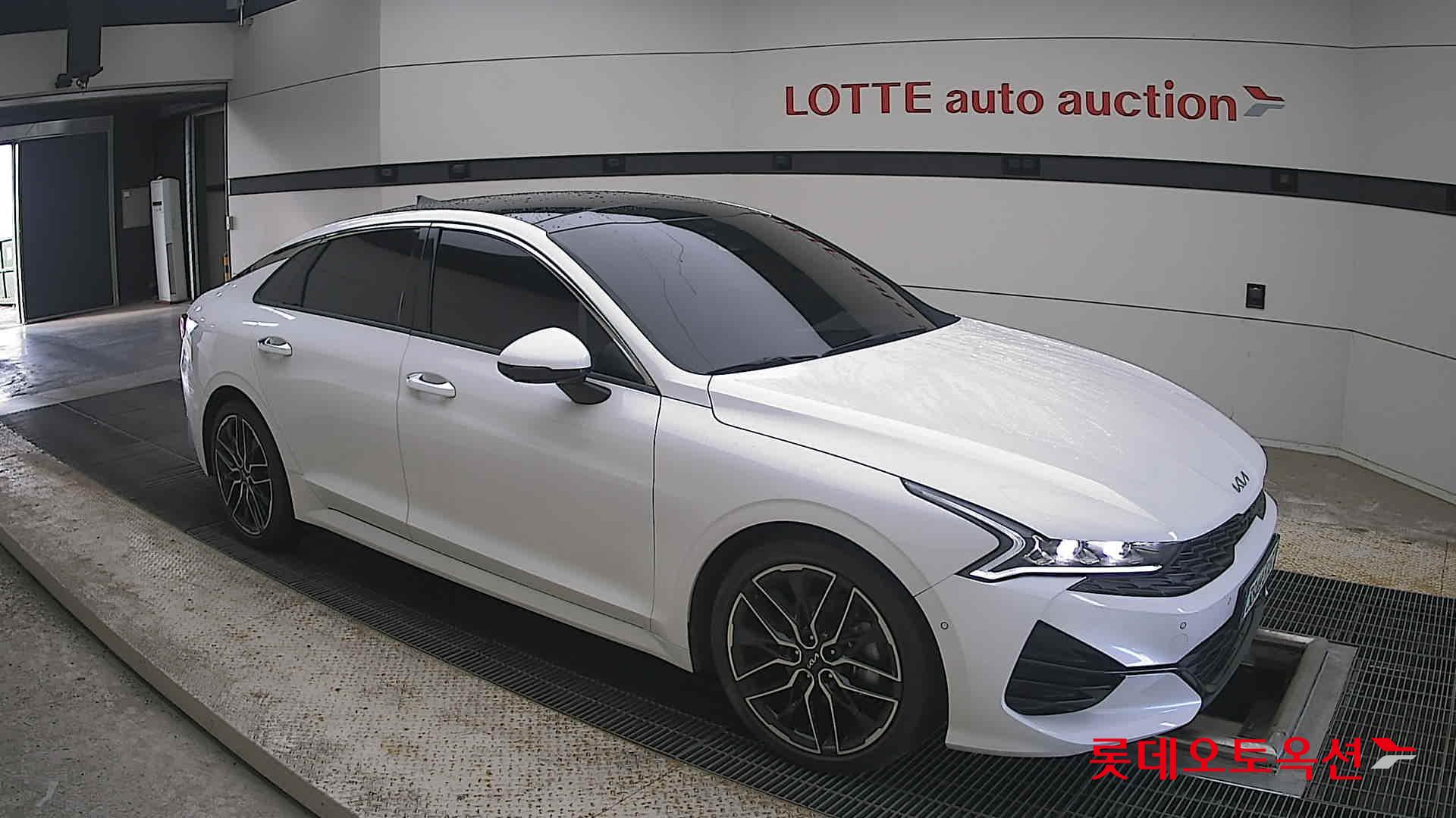 2022 - kia k5