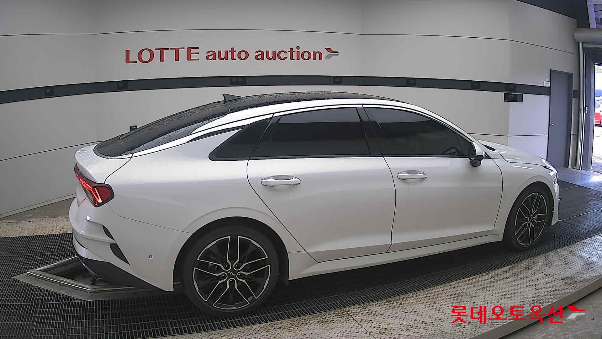 2022 - kia k5