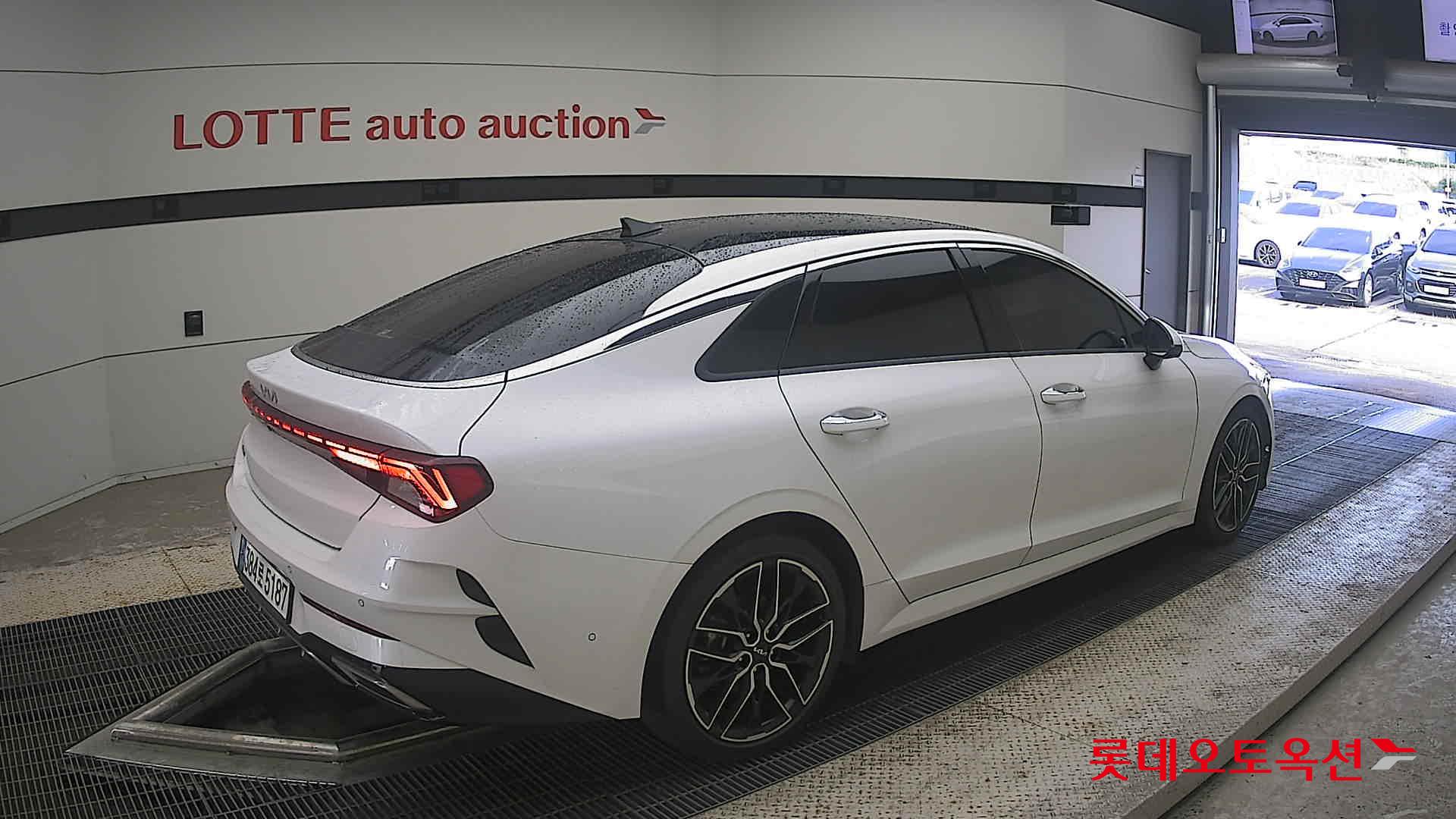 2022 - kia k5