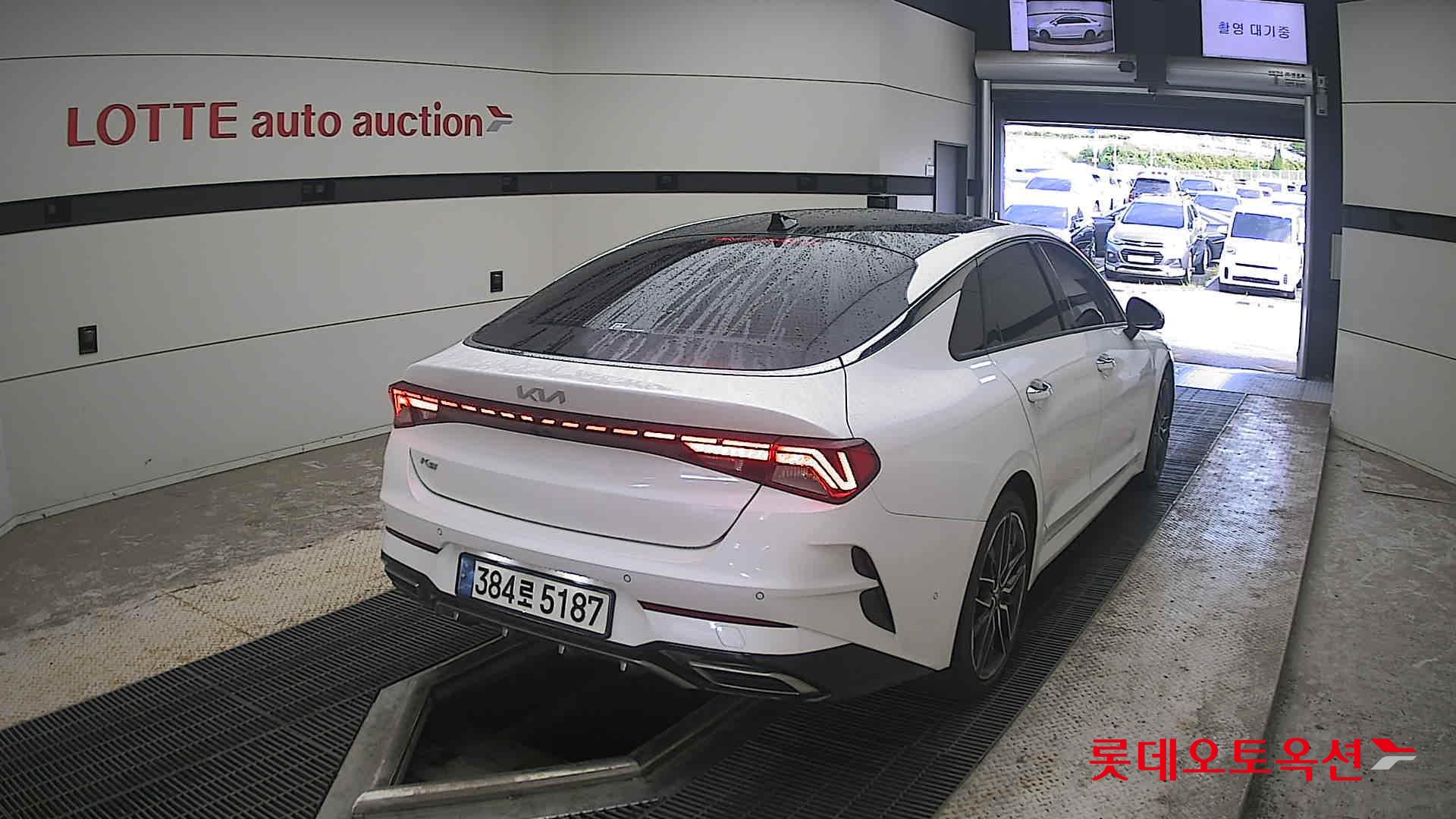 2022 - kia k5