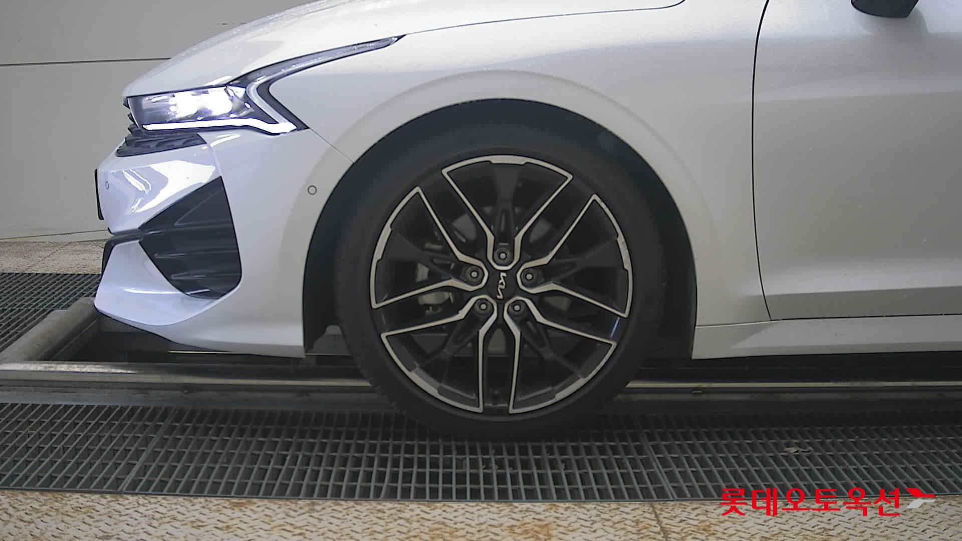 2022 - kia k5