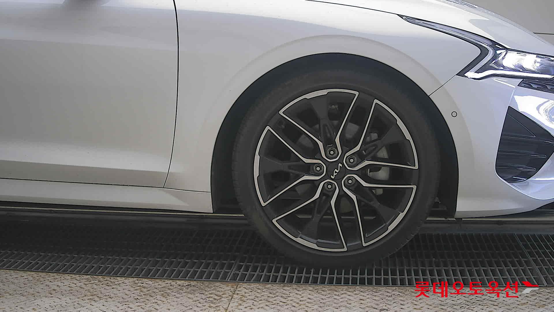 2022 - kia k5