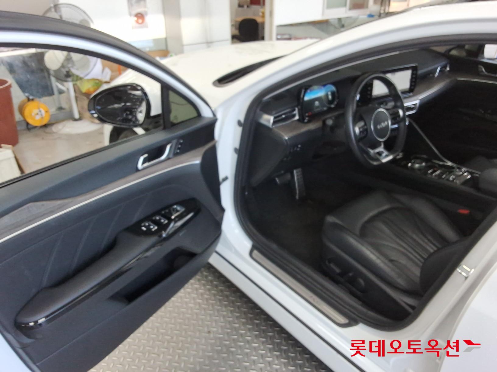 2022 - kia k5