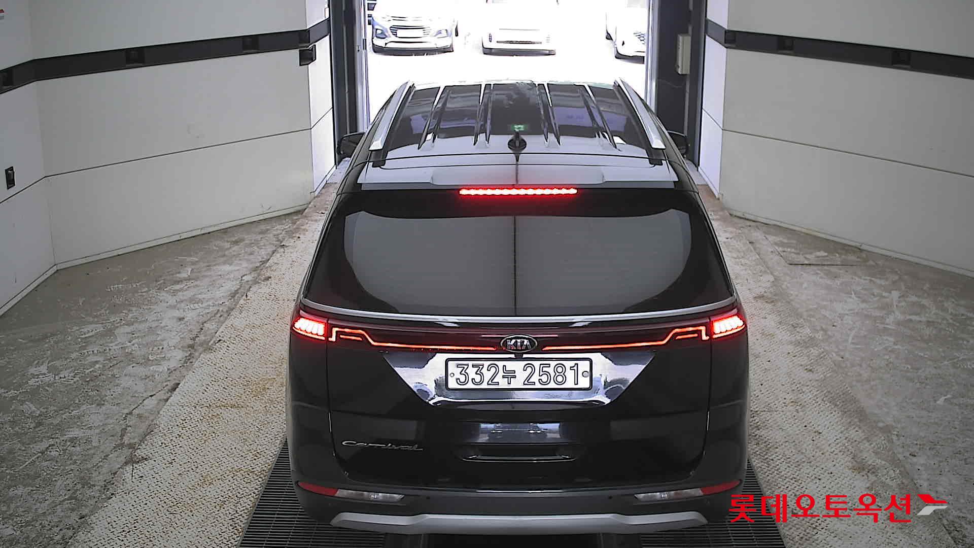 2021 - kia carnival