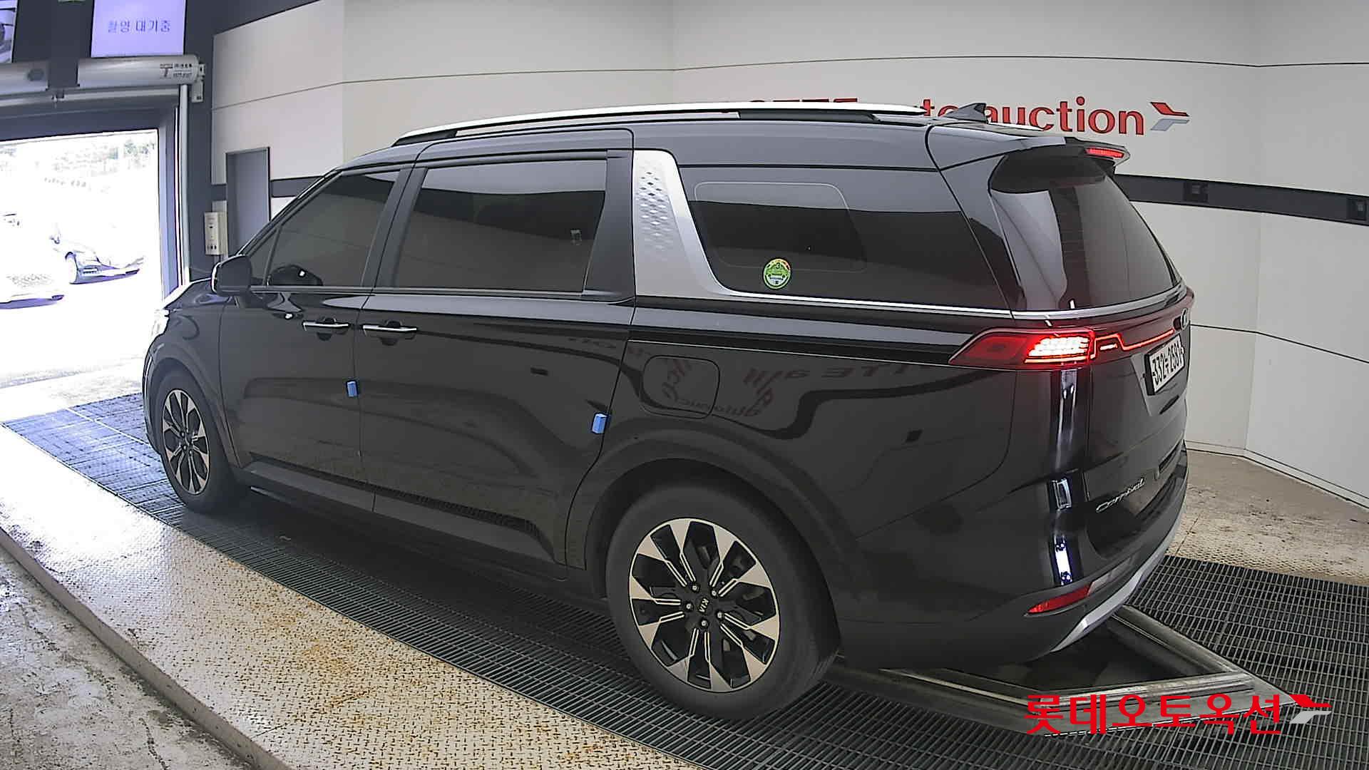 2021 - kia carnival