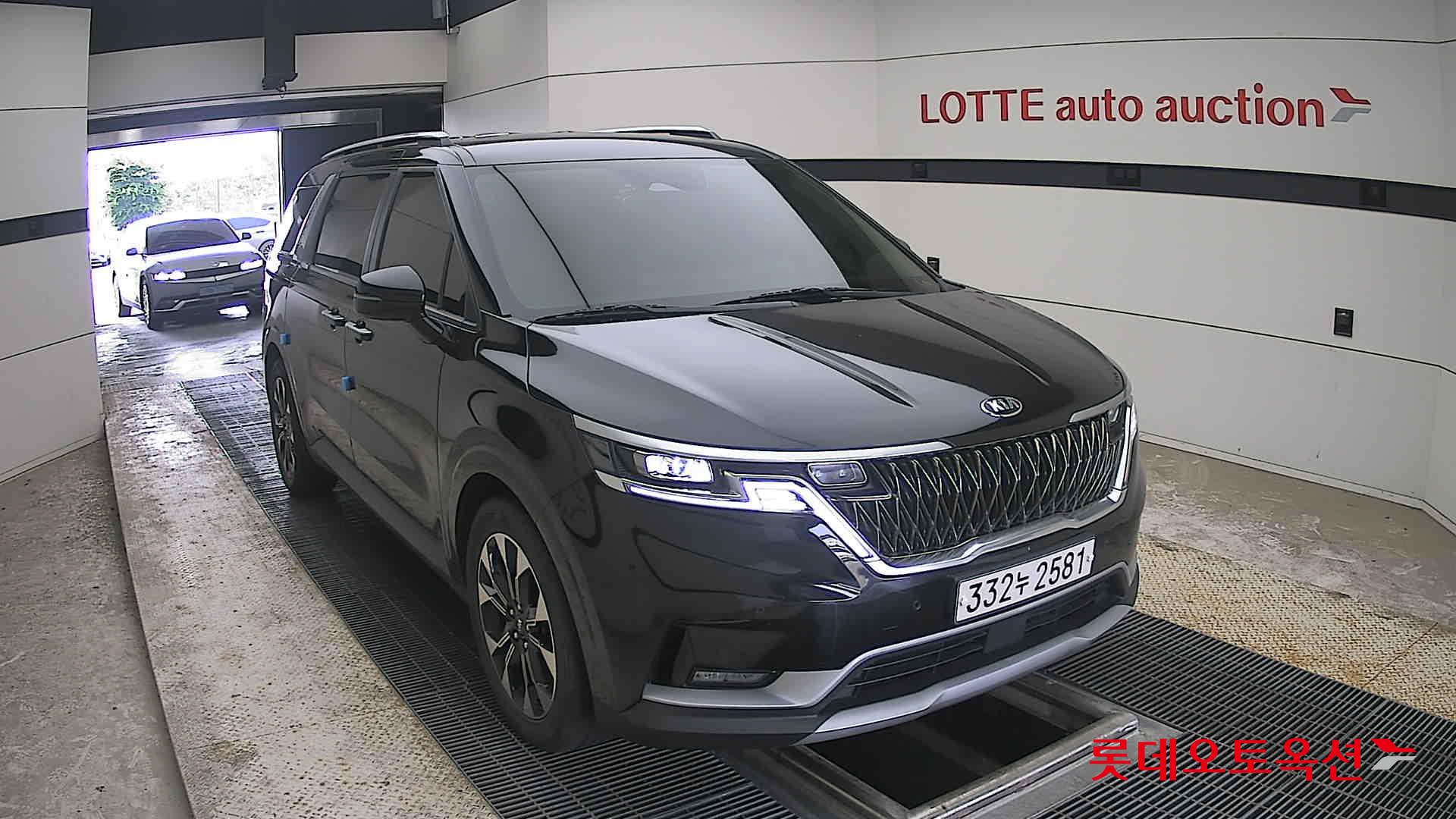 2021 - kia carnival