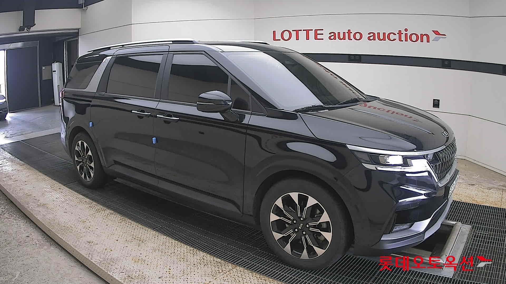 2021 - kia carnival