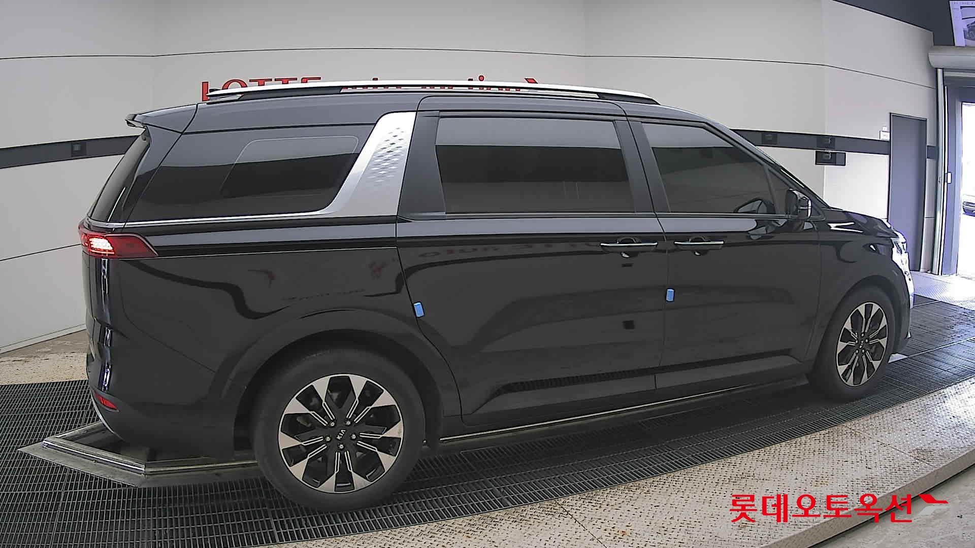 2021 - kia carnival