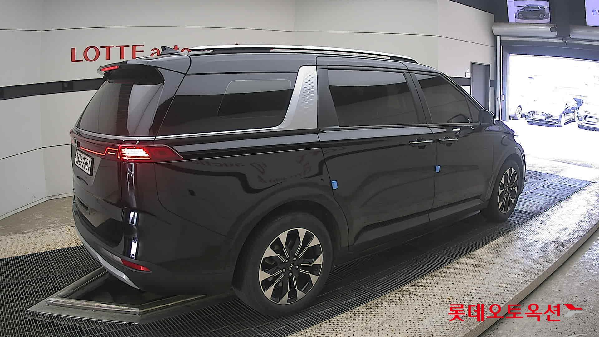 2021 - kia carnival