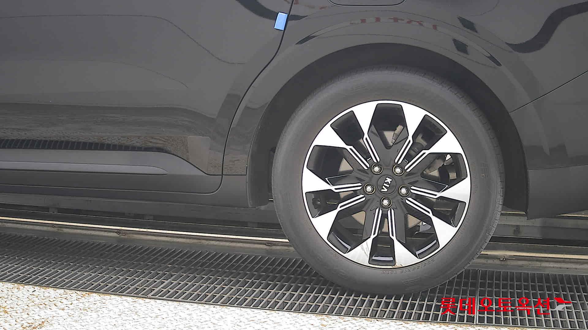 2021 - kia carnival