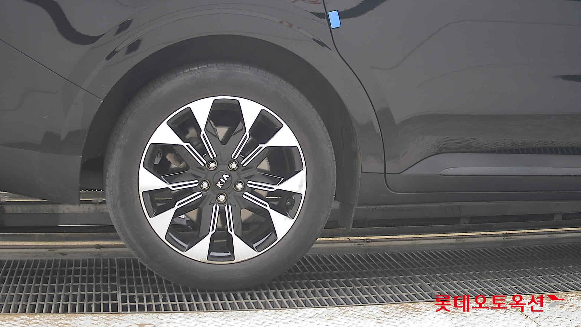 2021 - kia carnival
