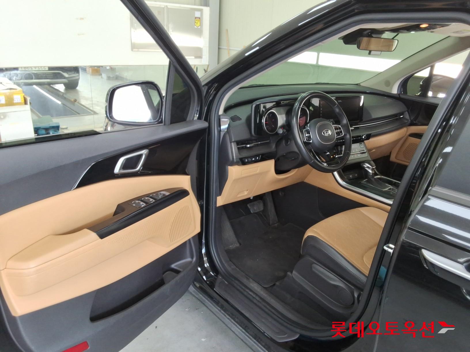 2021 - kia carnival
