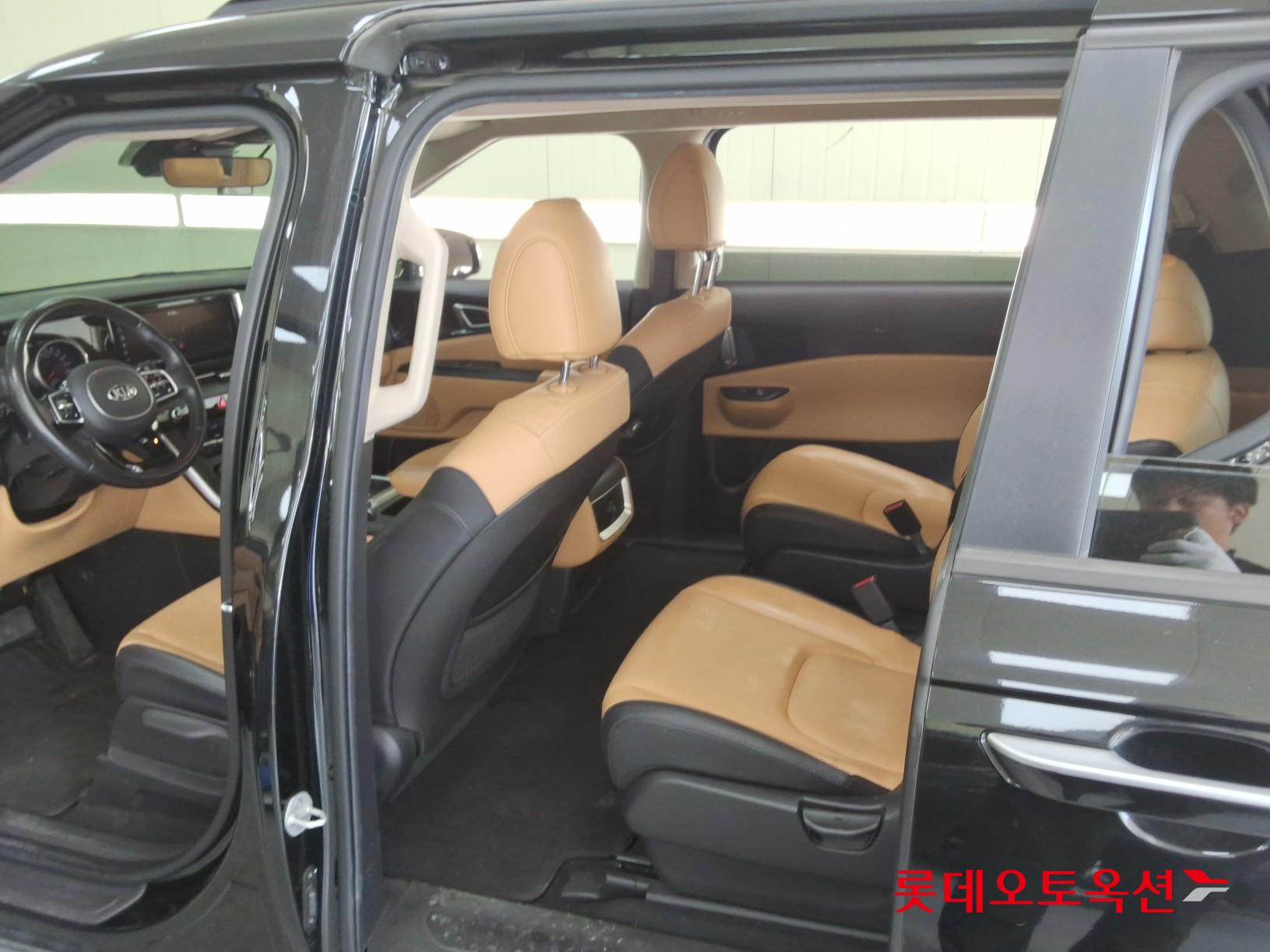 2021 - kia carnival