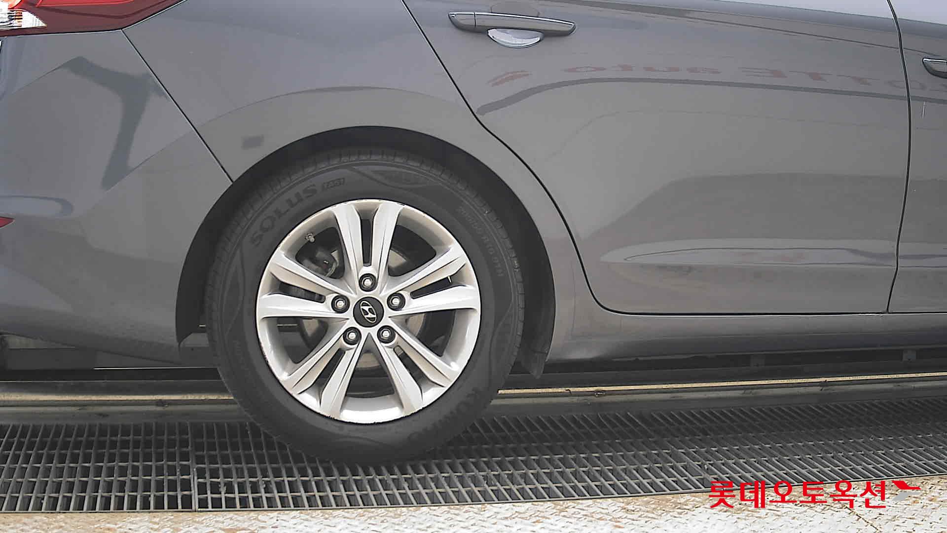2016 - hyundai avante