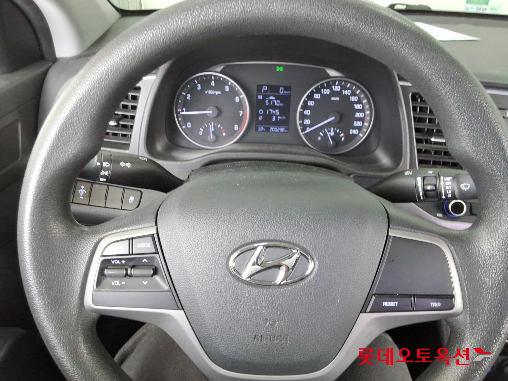 2016 - hyundai avante