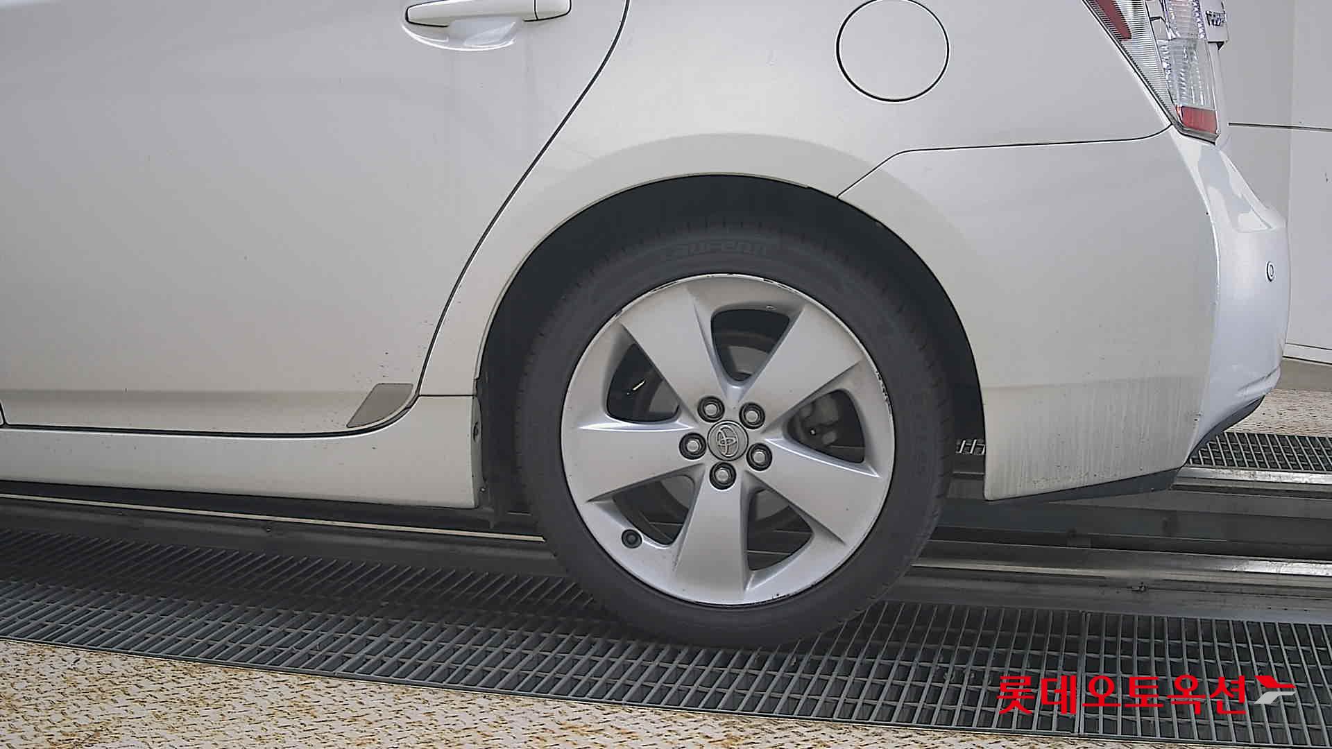 2011 - toyota prius (h) 1.8