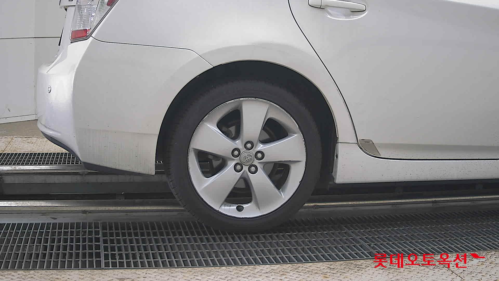 2011 - toyota prius (h) 1.8