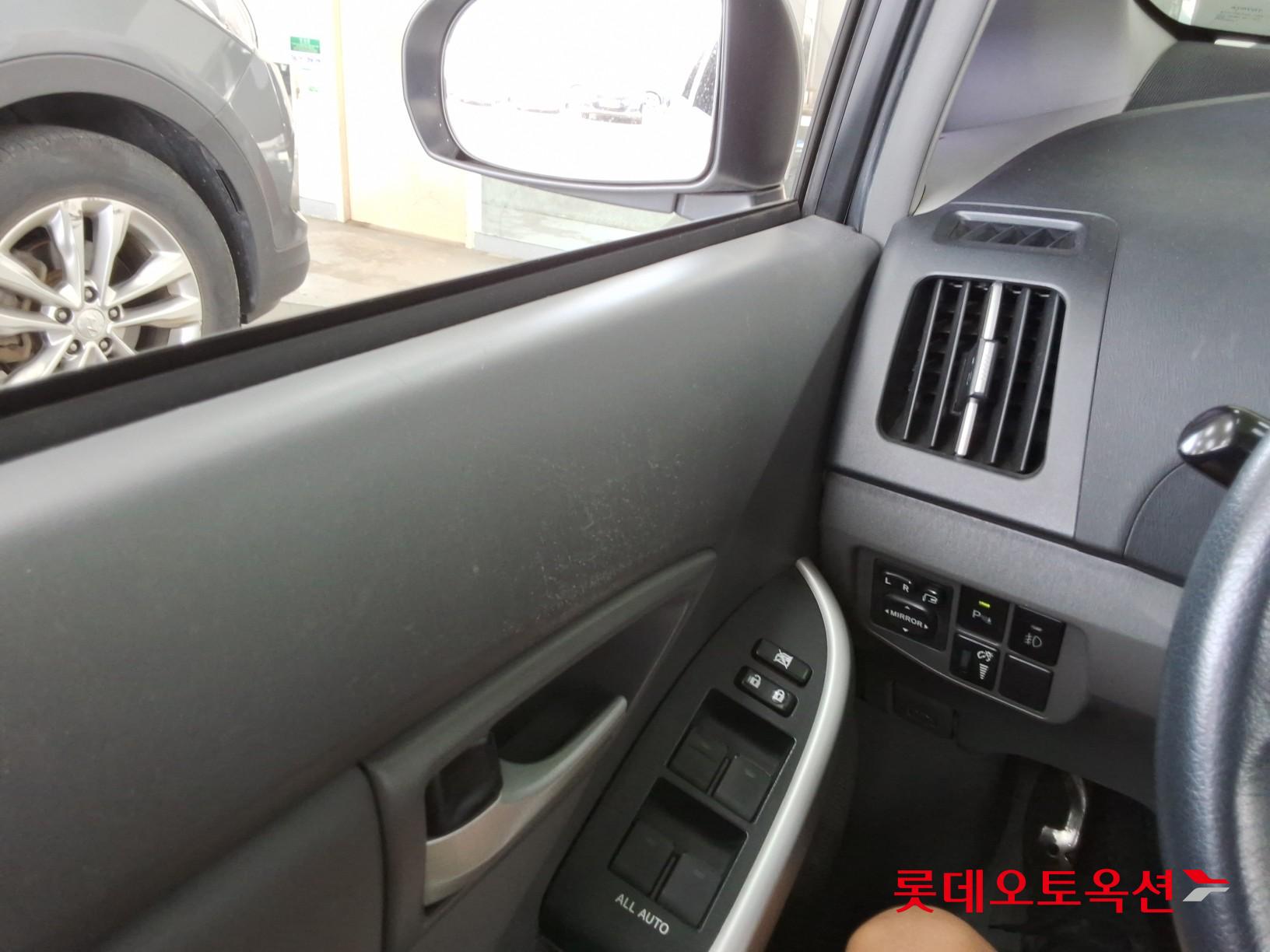 2011 - toyota prius (h) 1.8