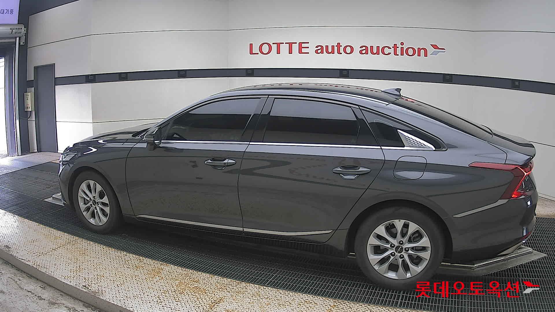 2022 - kia k8