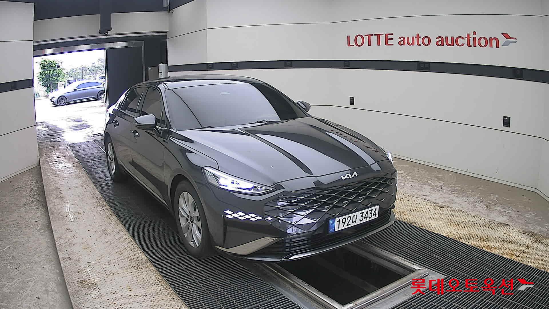 2022 - kia k8