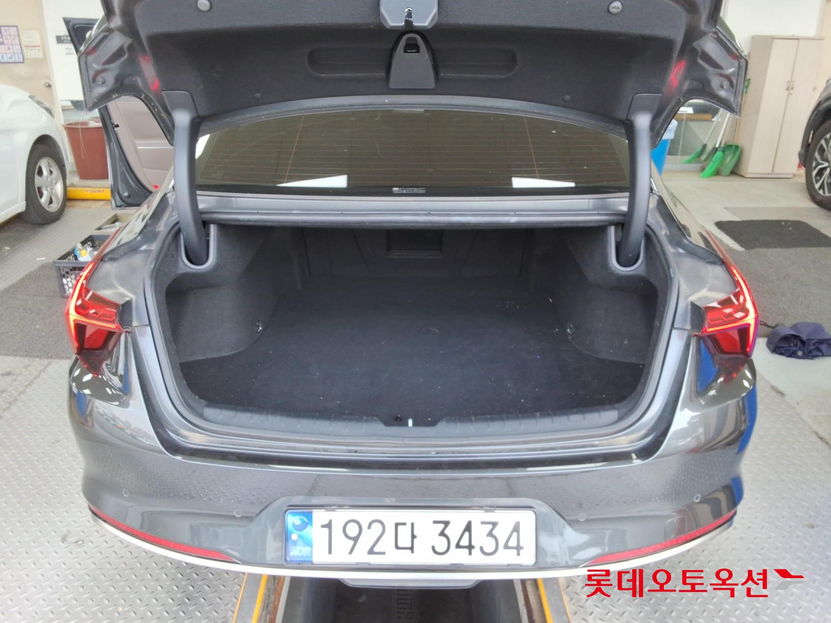 2022 - kia k8