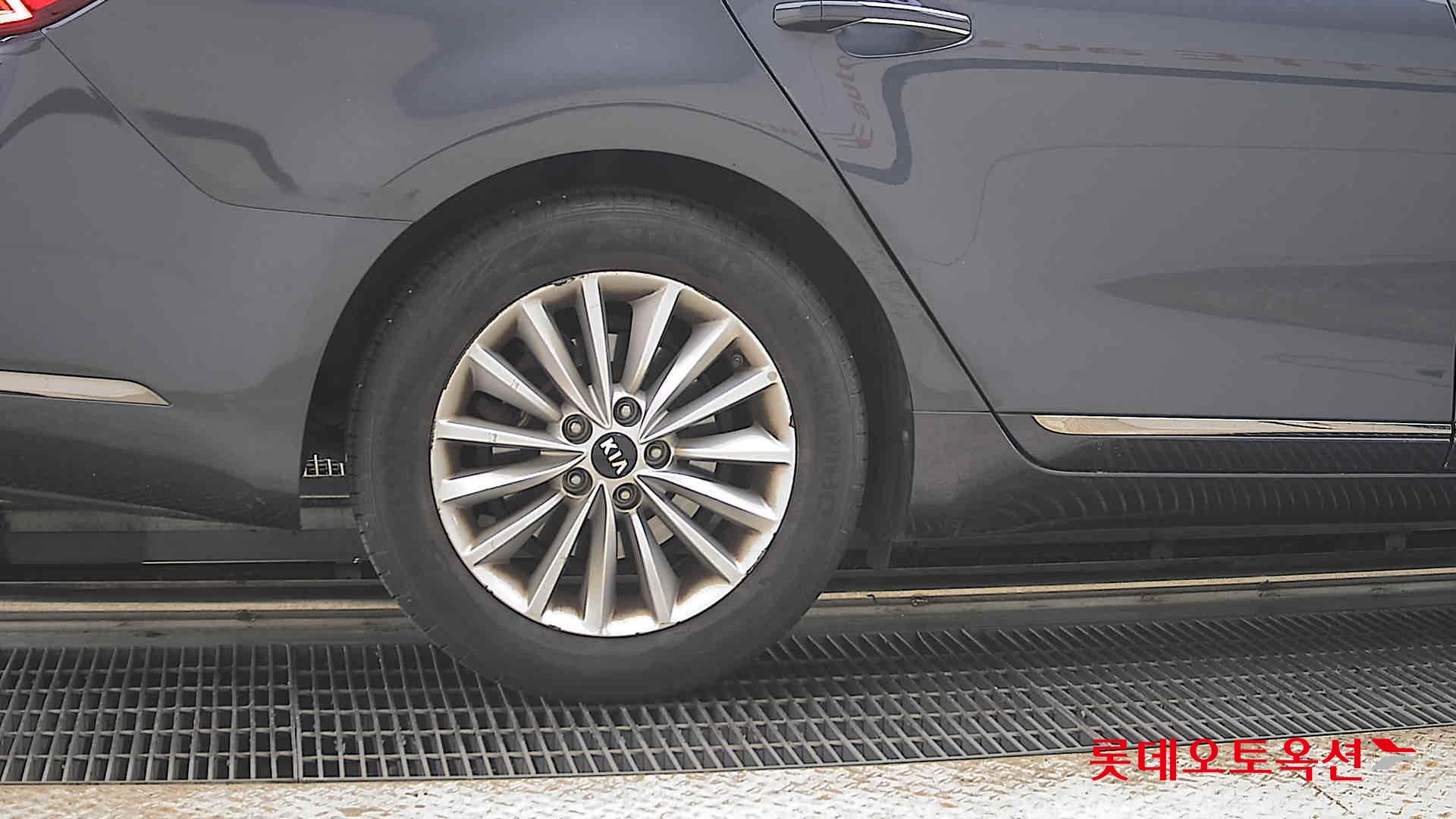 2017 - kia k7