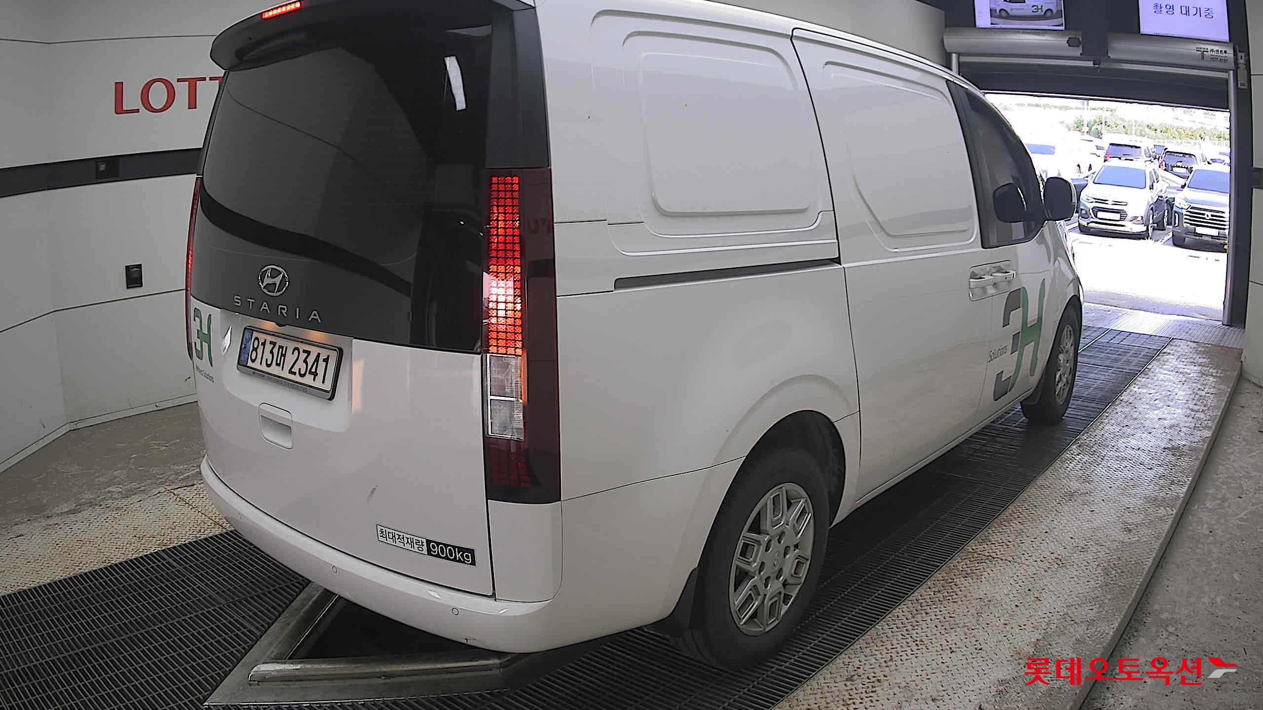 2023 - hyundai staria