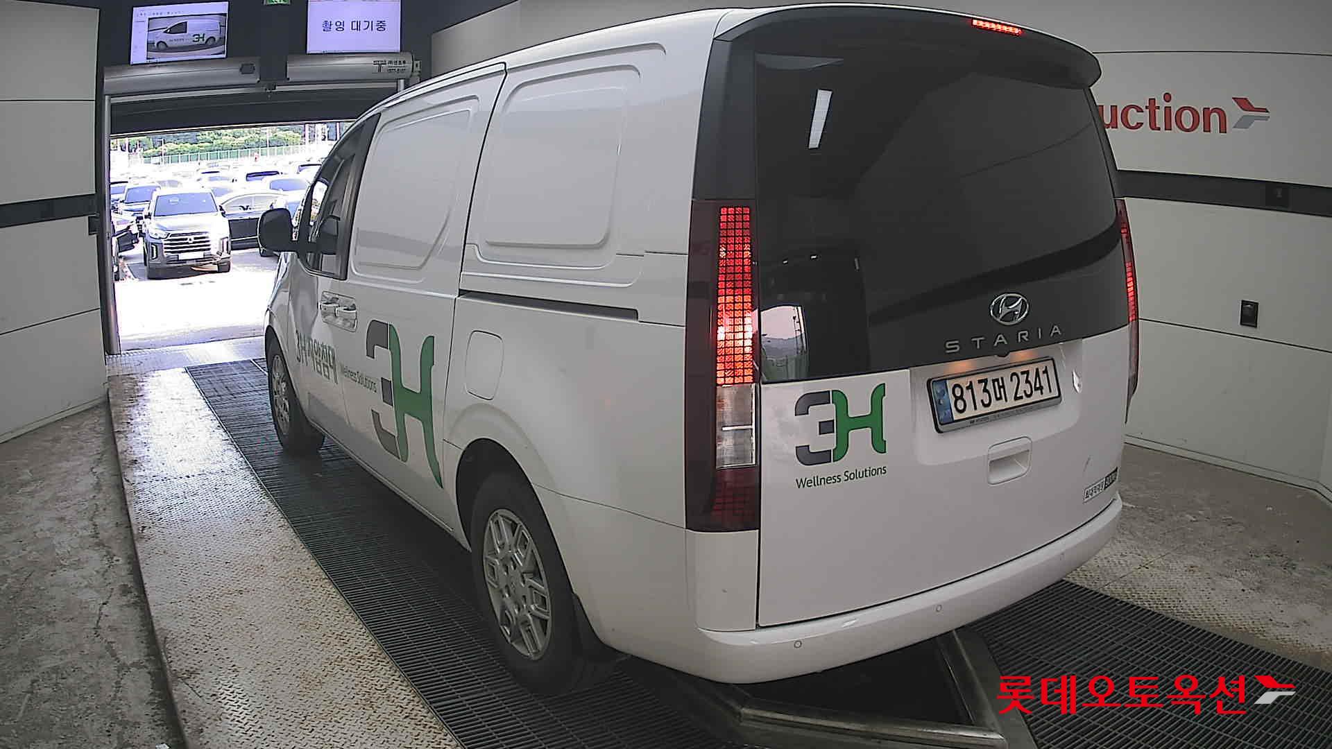 2023 - hyundai staria