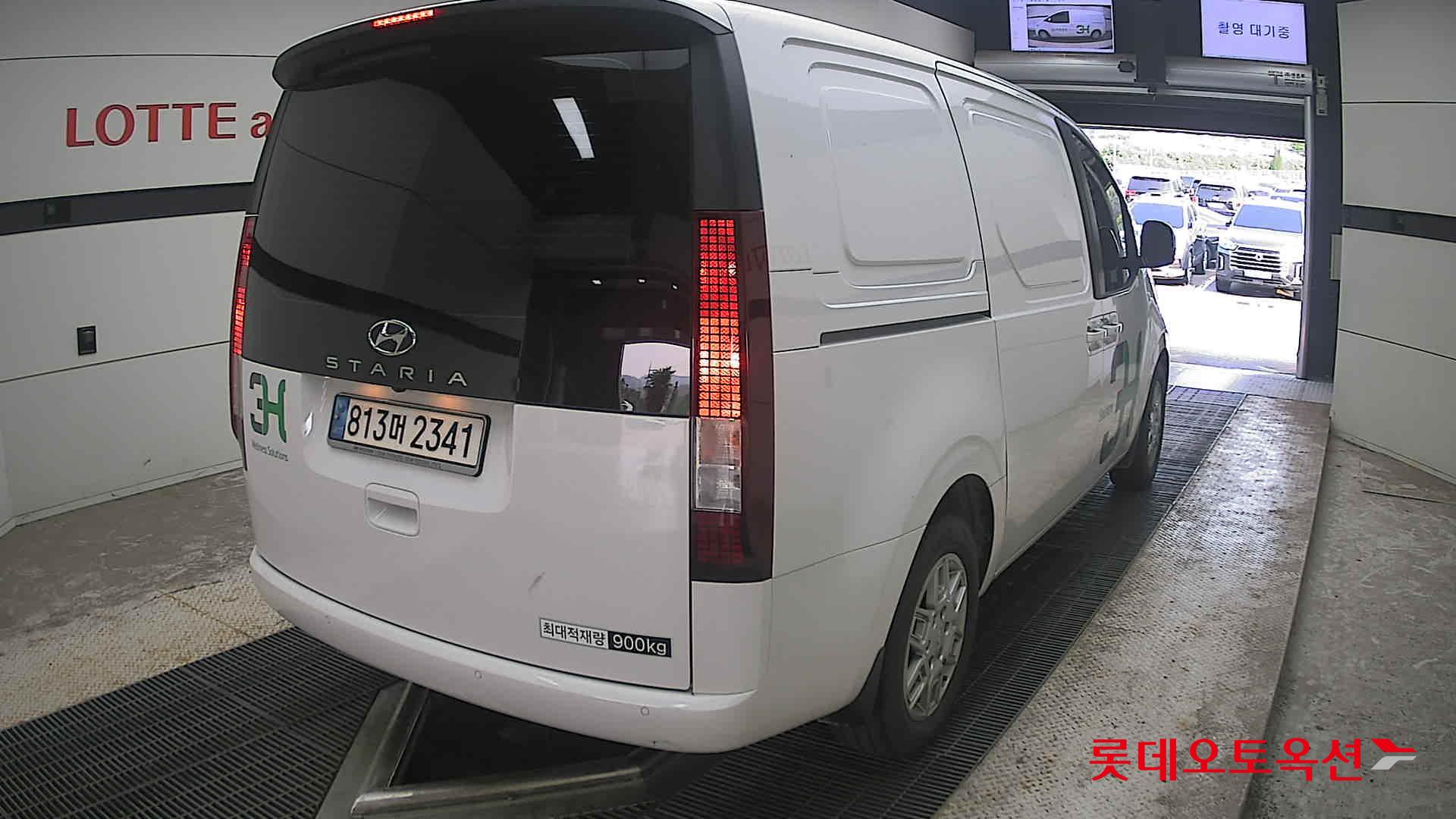 2023 - hyundai staria