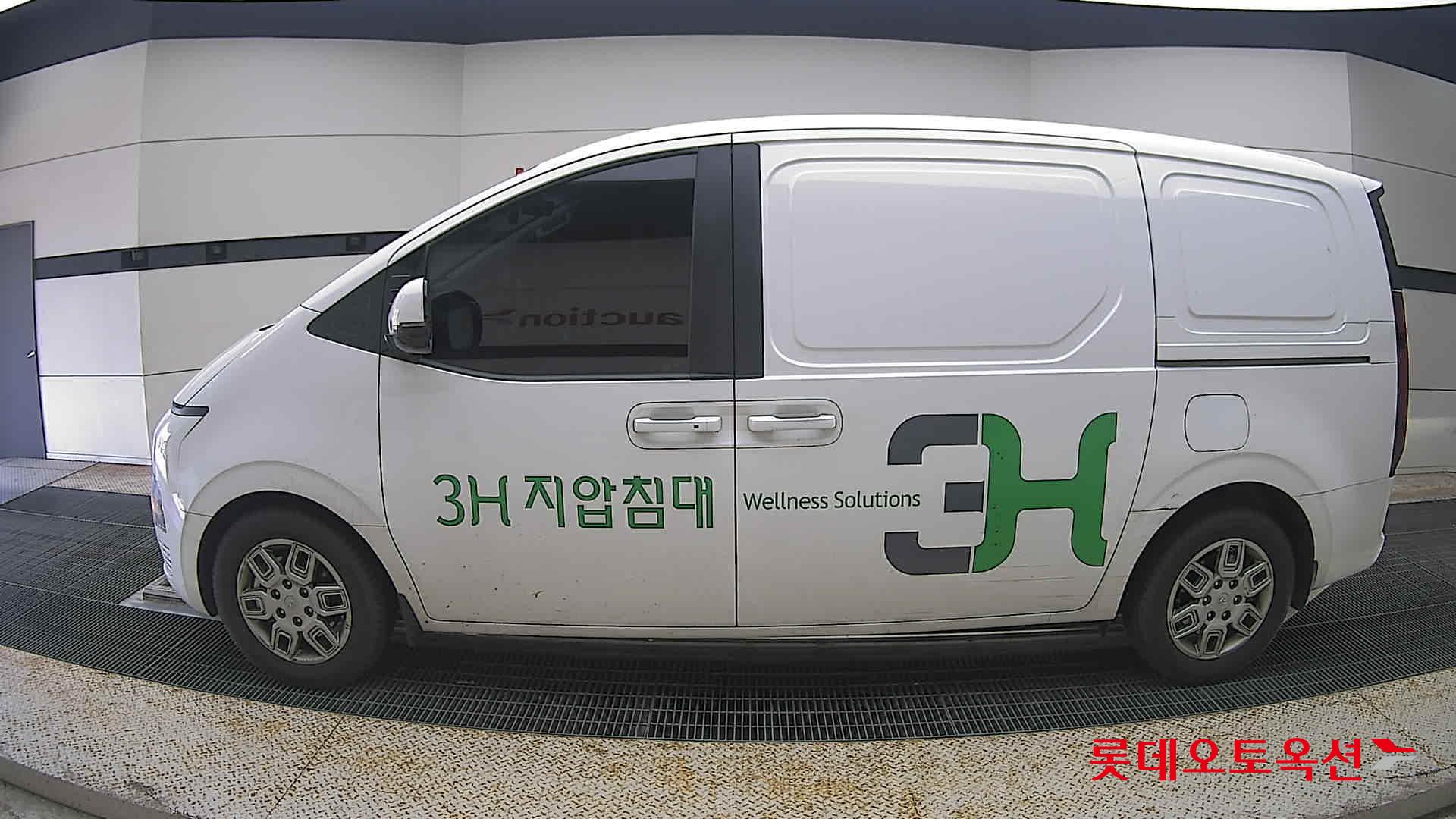 2023 - hyundai staria