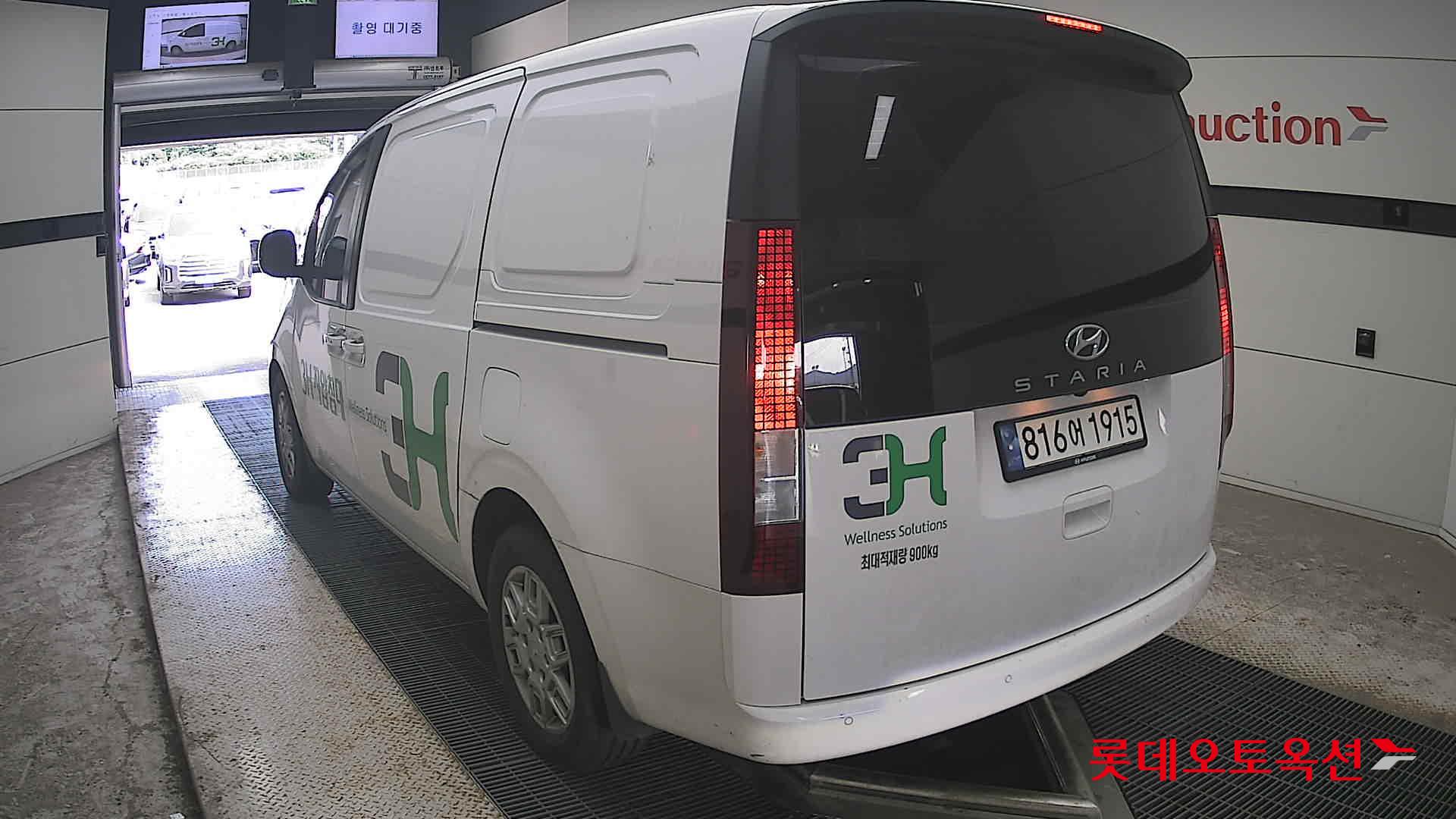 2023 - hyundai staria