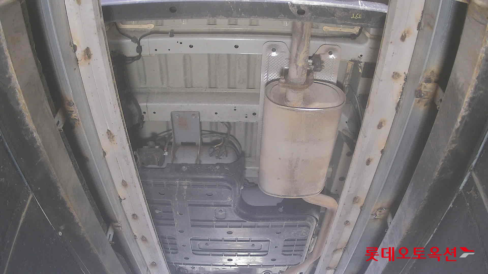 2023 - hyundai staria