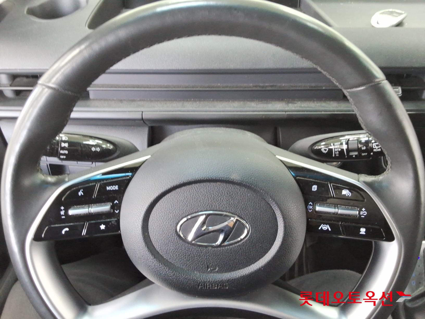 2023 - hyundai staria