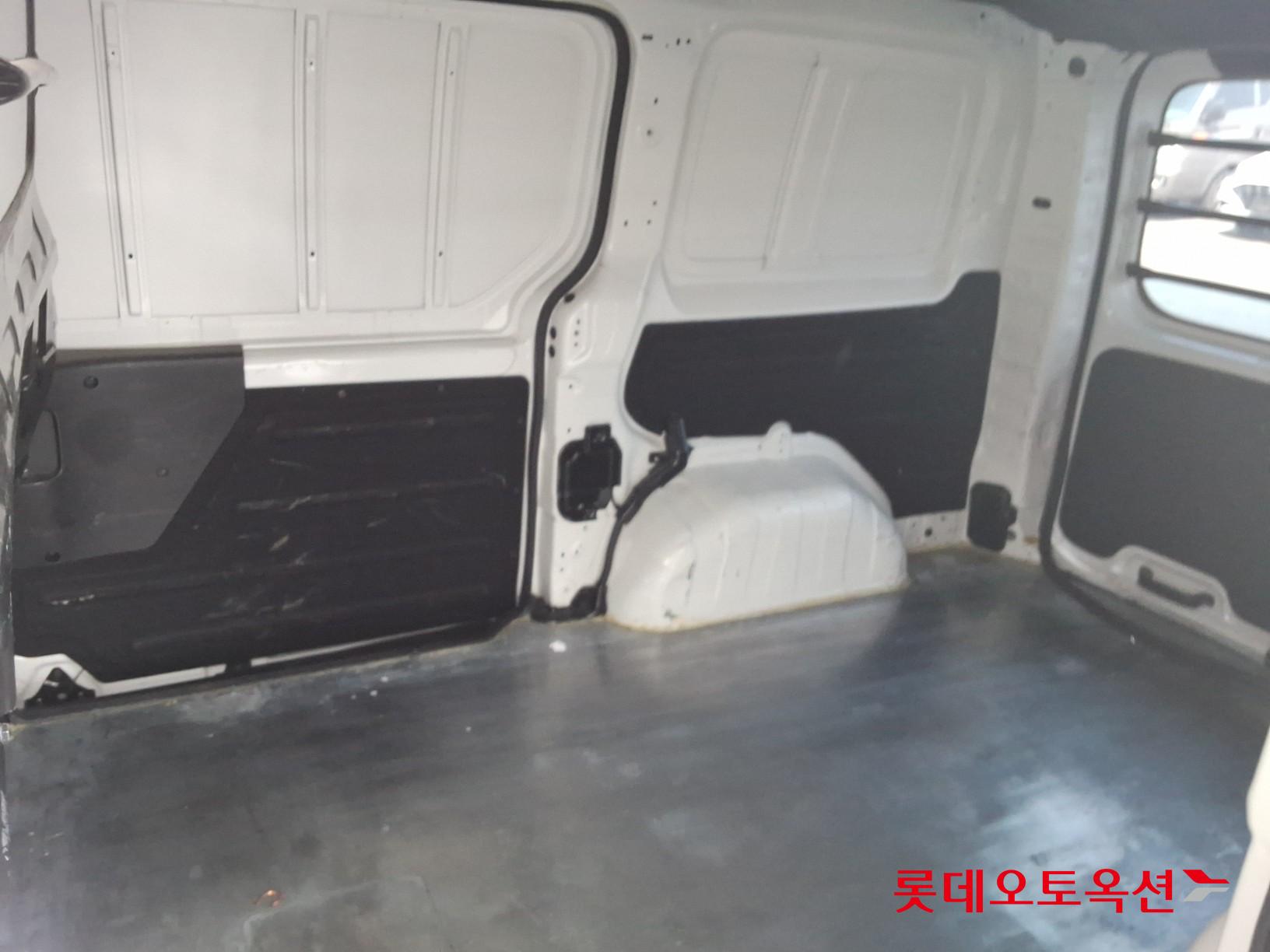 2023 - hyundai staria