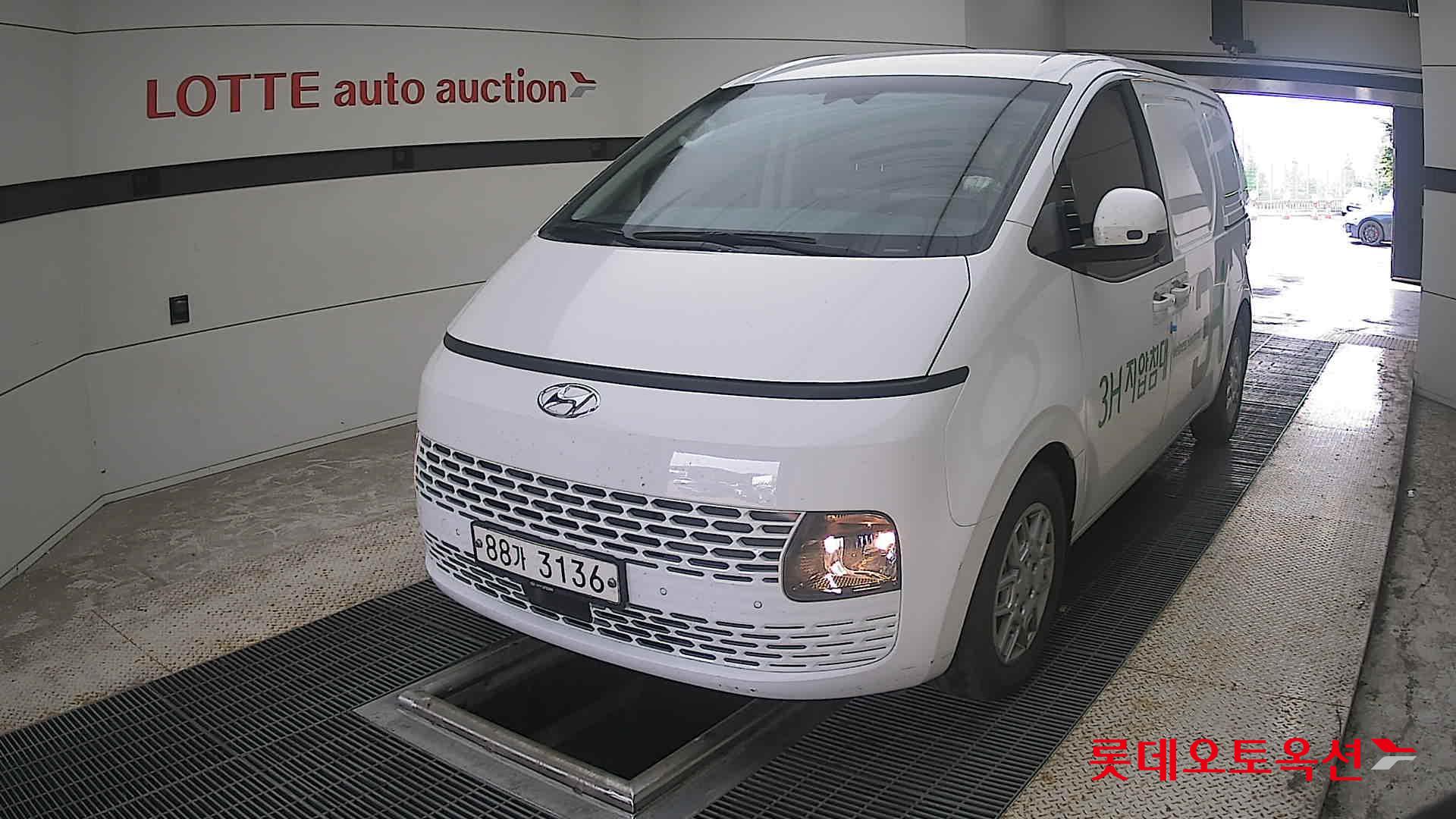 2022 - hyundai staria