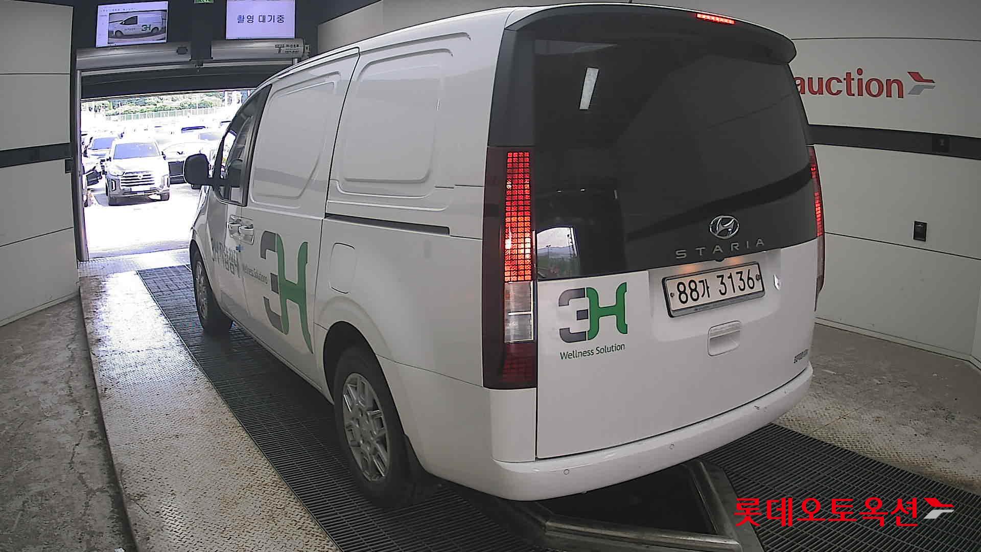 2022 - hyundai staria