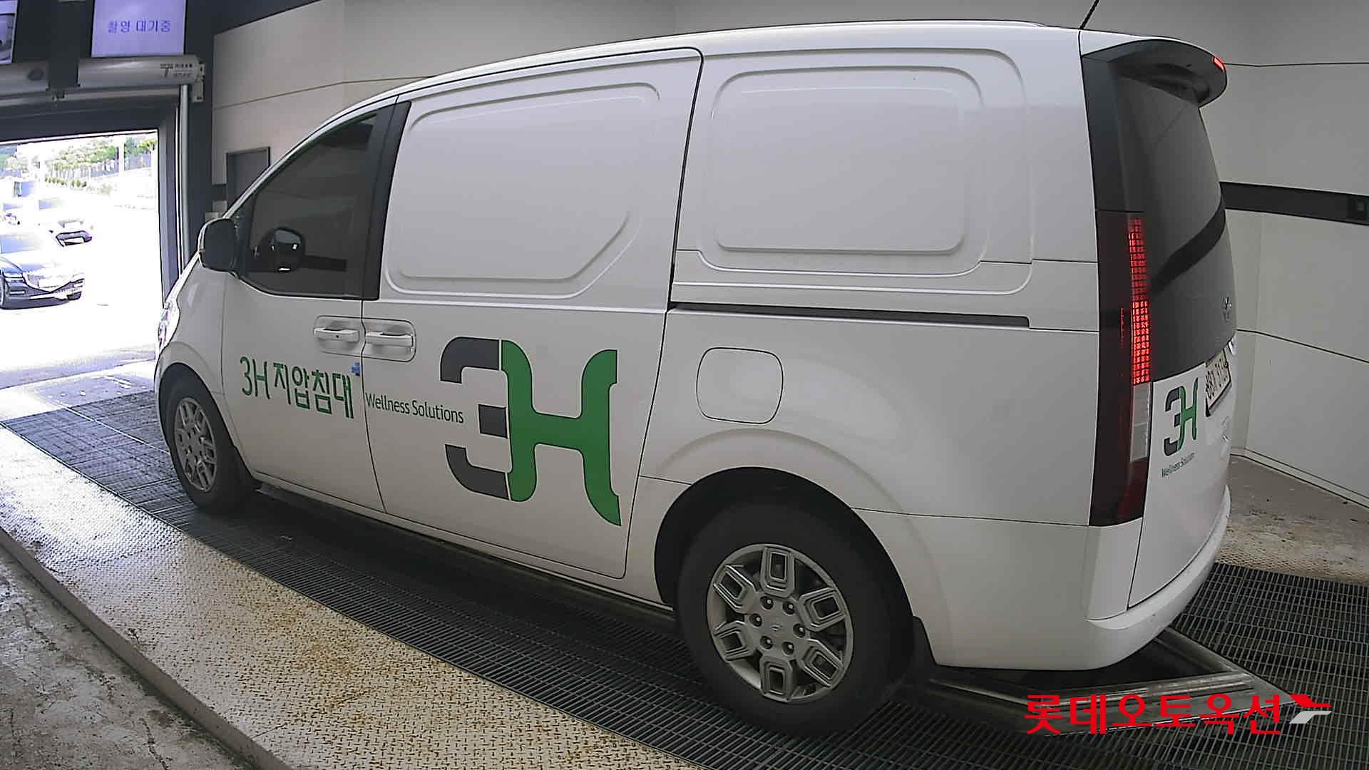 2022 - hyundai staria