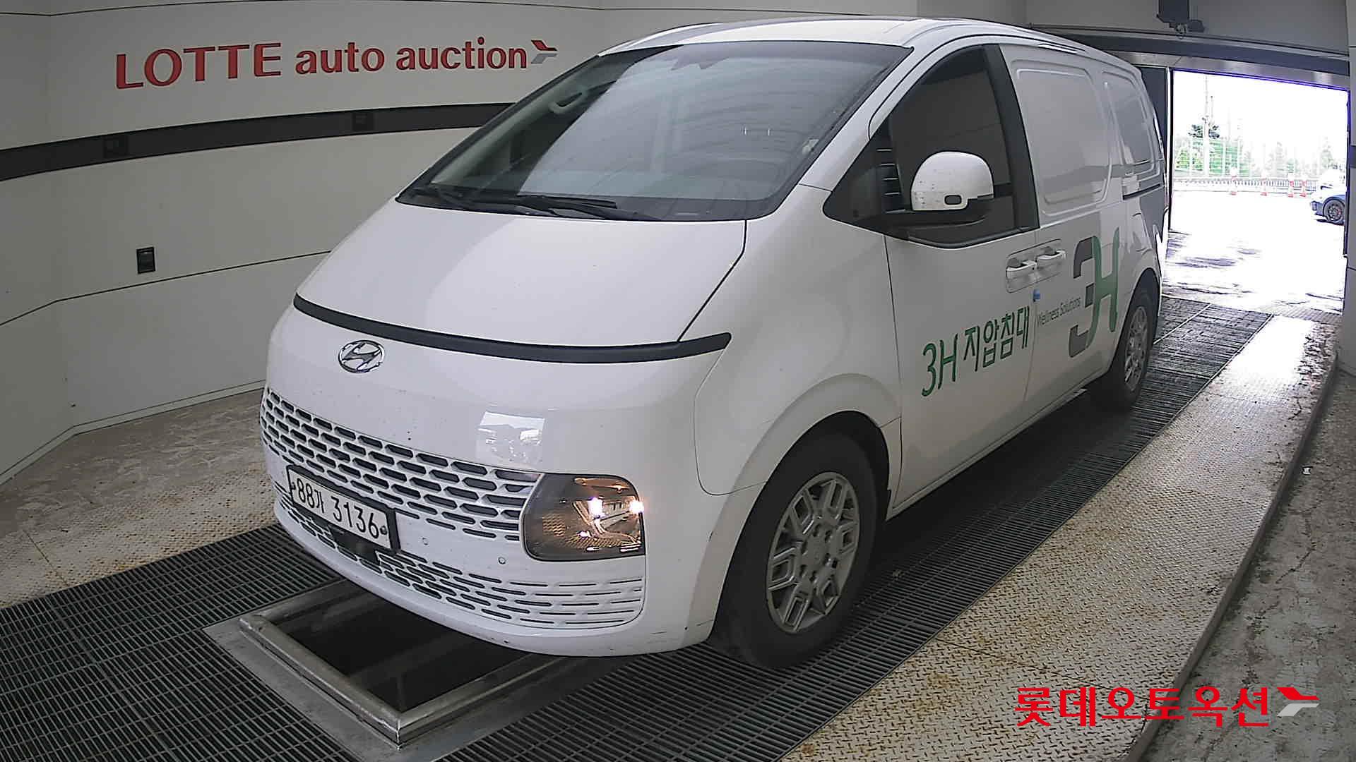 2022 - hyundai staria