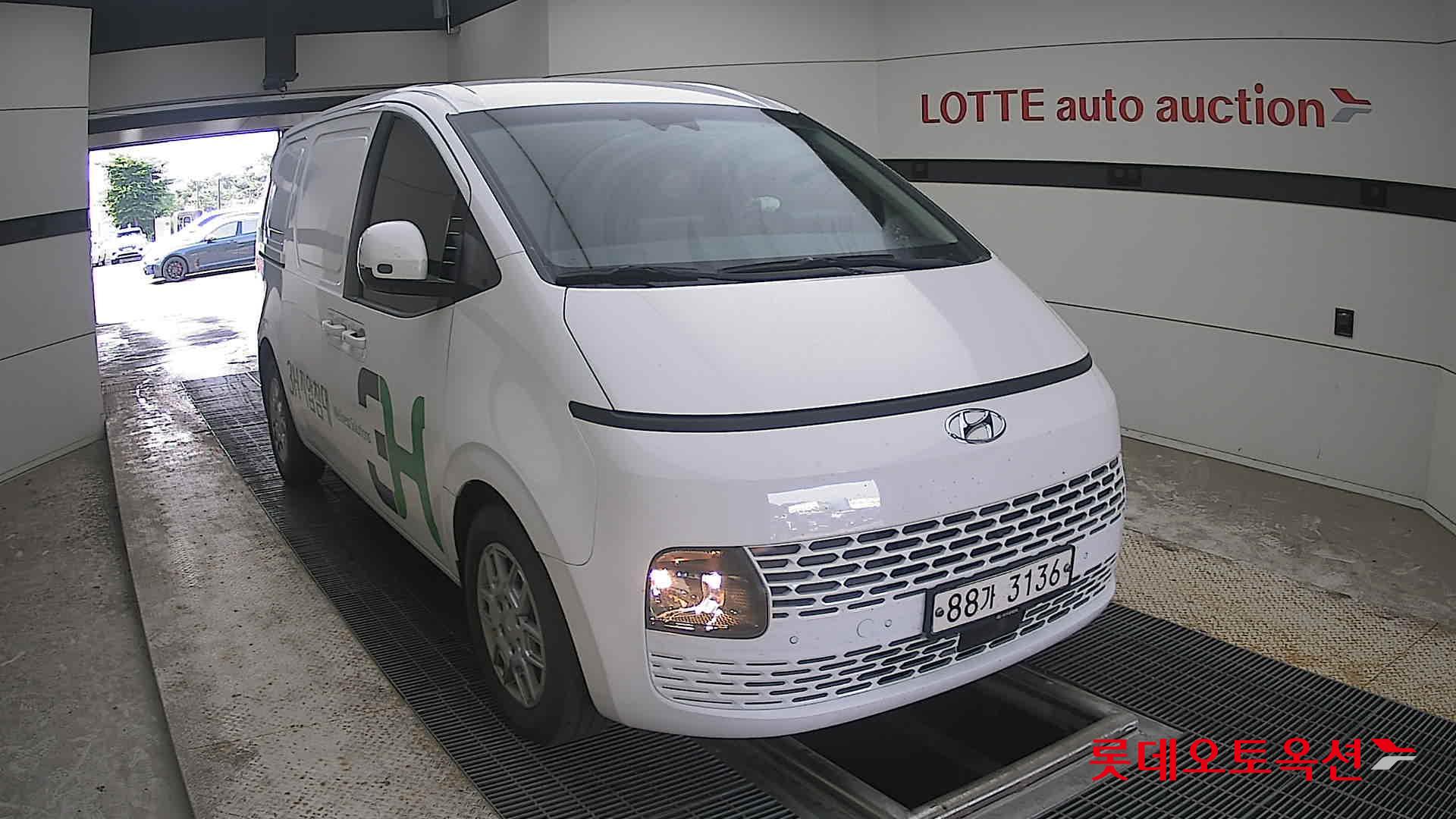 2022 - hyundai staria