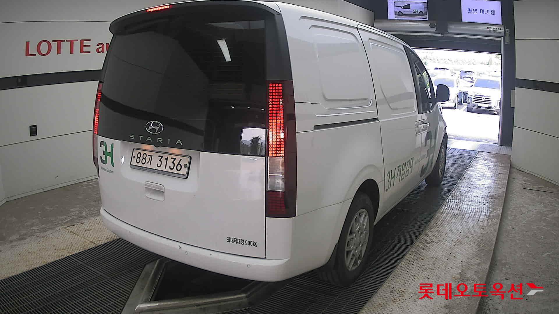 2022 - hyundai staria
